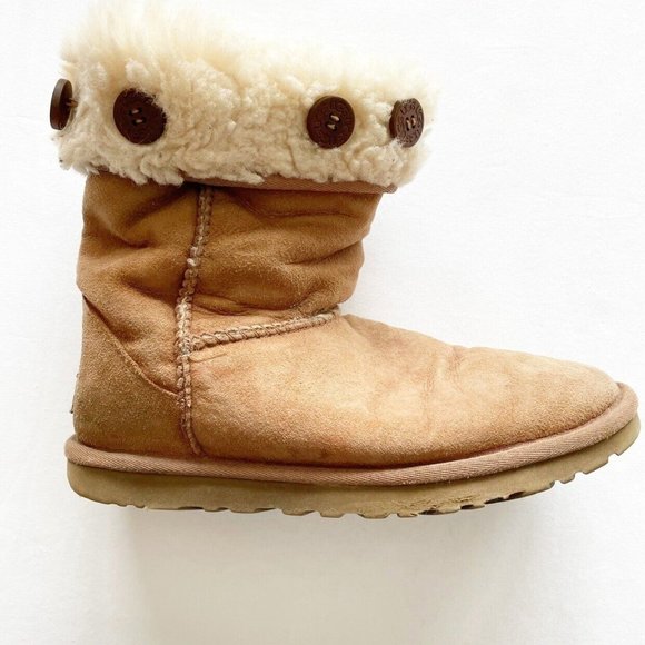 Women’s / Teen’s UGG Fold Over Boots Size 6 - Picture 9 of 11